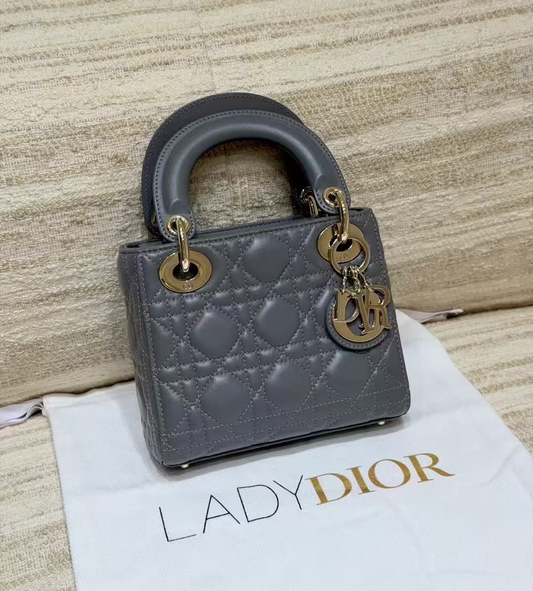 LOVESTAHL Upgraded Craft Bow Detail Imported Lambskin Four Grid Letter Strap Bag Full Custom Packaging Luxury Crossbody Handbag Classic Fashion