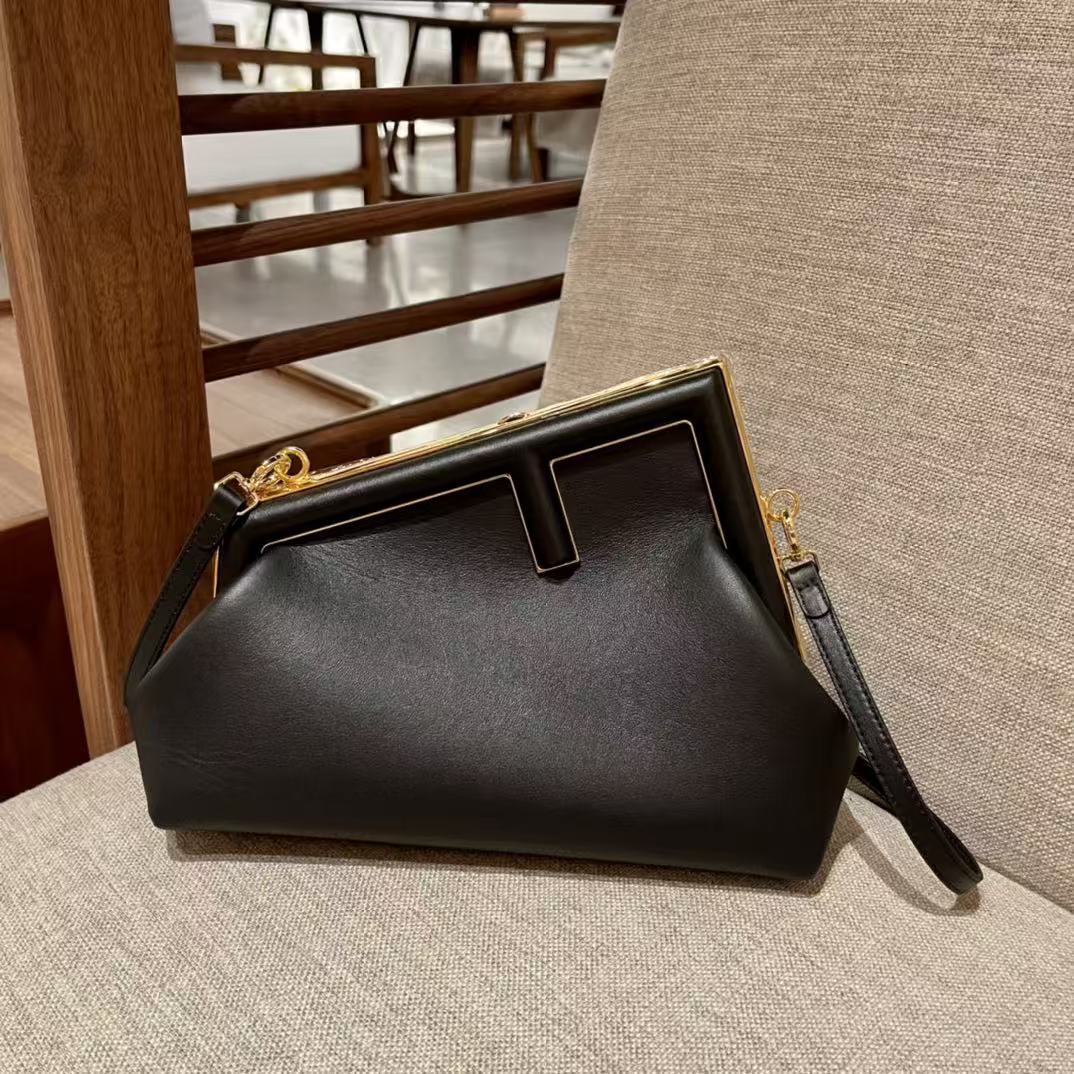 LOVESTAHL Caramel‑Brown Sheepskin Clasp Frame Shoulder Bag