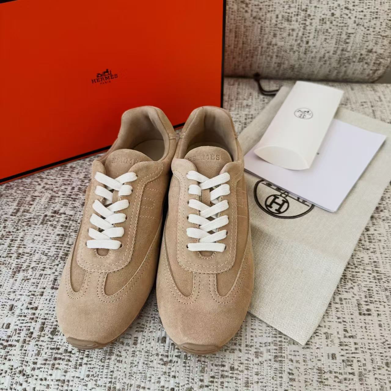 LOVESTAHL Women Retro Lace‑Up Sneakers, Genuine Cow‑Leather Stitched‑Detail Flat Trainers, Gum‑Rubber Sole Casual Daily Walking Shoes