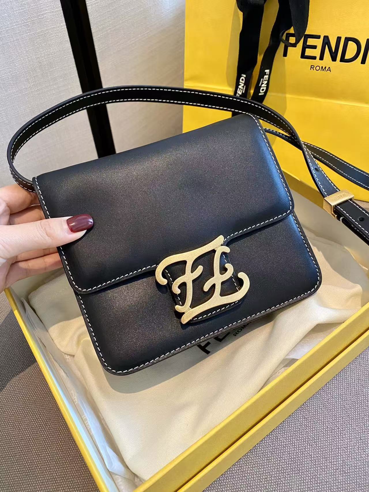 LOVESTAHL Vintage Karligraphy FF‑Logo Box‑Style Crossbody Bag