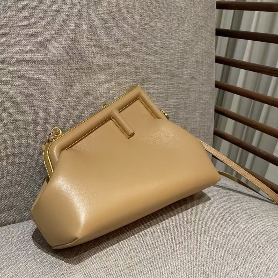 LOVESTAHL Caramel‑Brown Sheepskin Clasp Frame Shoulder Bag