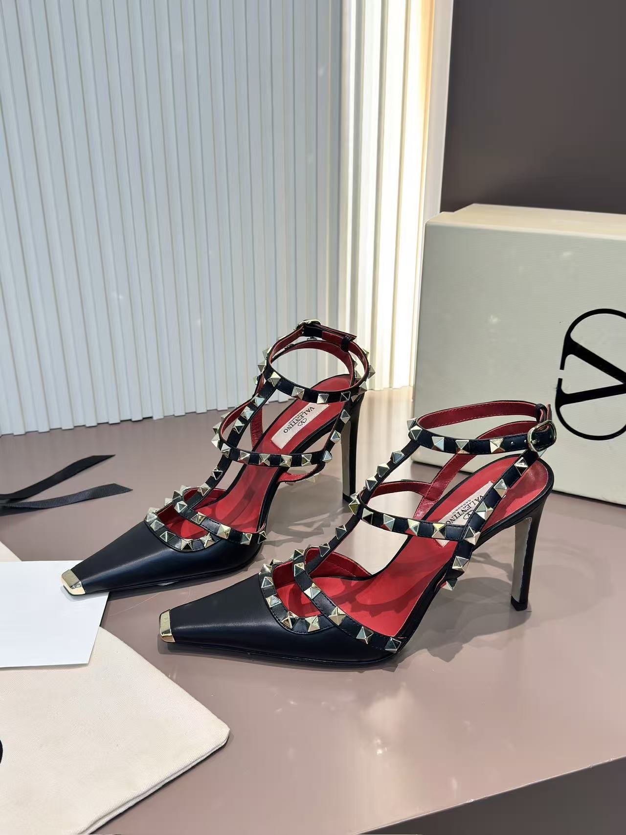 LOVESTAHL Rockstud T-Strap Pointed Stiletto Sandals Imported Calfskin Anti-Oxidation Metal Studs Sheepskin Lining Italian Genuine Leather Outsole 9cm High Heel Women Evening Party Heels