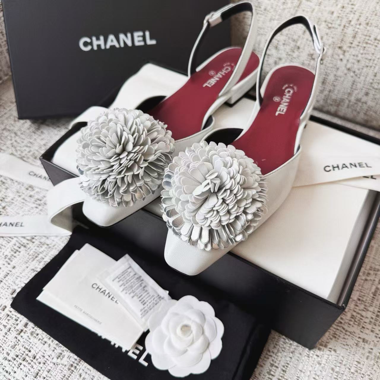 LOVESTAHL Women Sling‑back Flat Pumps, 3D Sequins Flower Square‑Toe Leather Mules, Adjustable Buckle Back‑Strap Elegant Dress Shoes