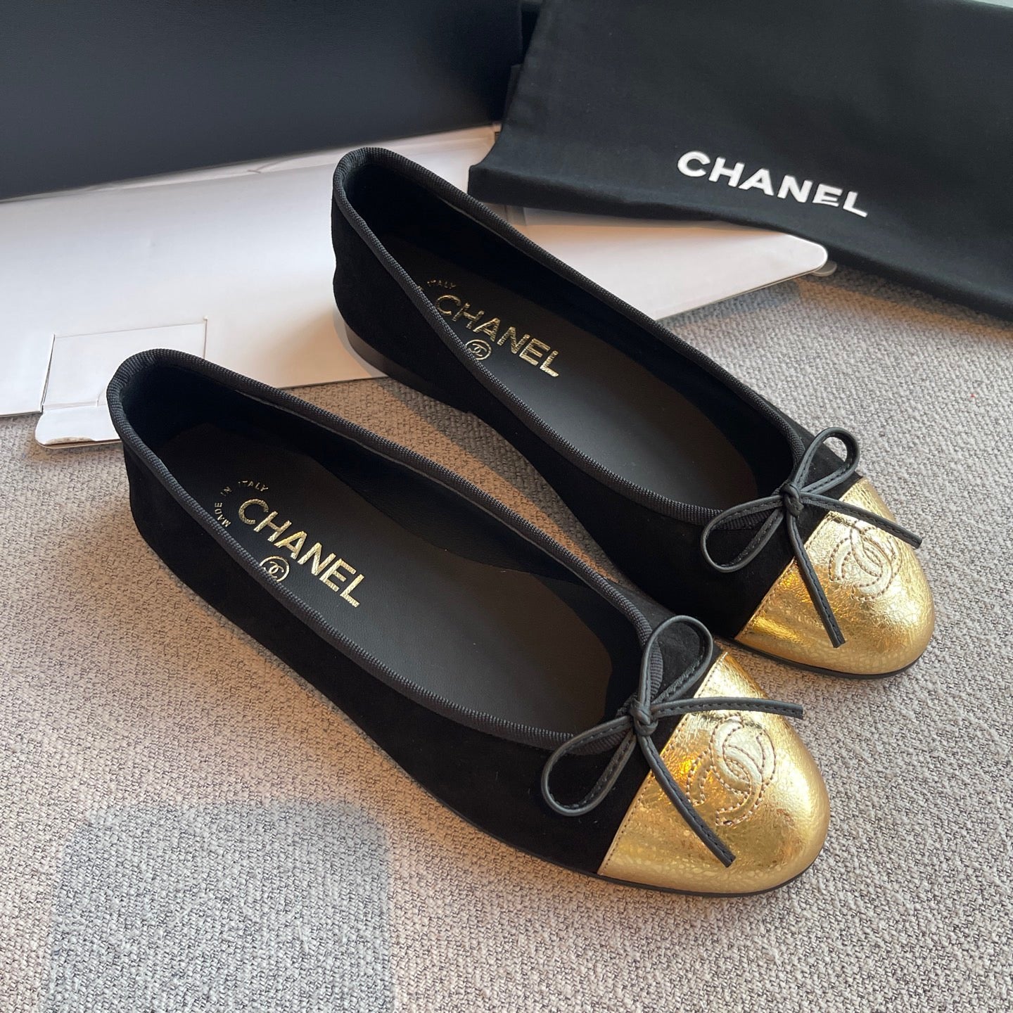 Lovestahl 26SS Black Gold Color Block Ballet Flats Velvet Round Toe Bow Embroidery Logo Italian Leather Outsole Elegant Daily Flat Shoes Sizes 35-40 In Stock