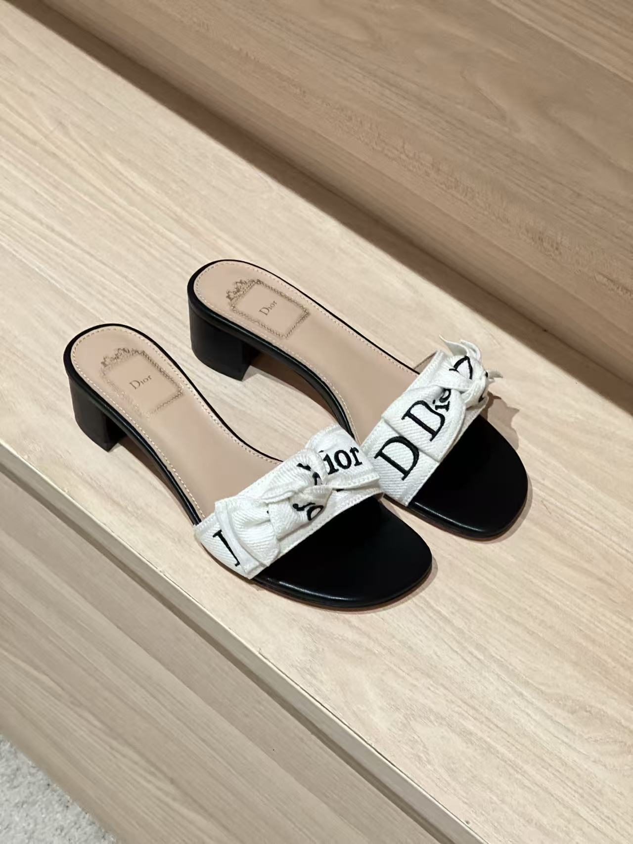 LOVESTAHL Embroidered‑Logo Block‑Heel Slide Sandals