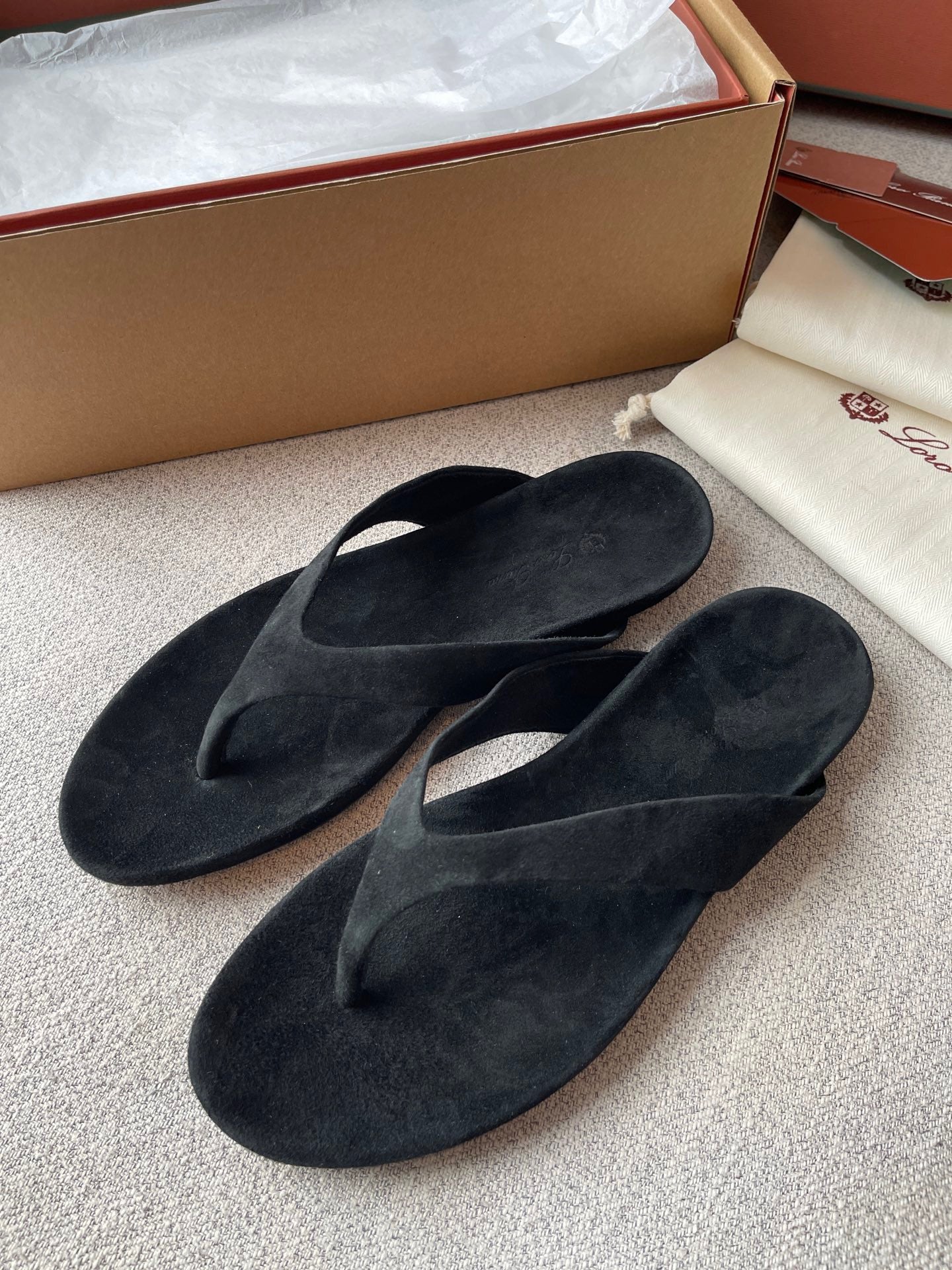 Lovestahl 2026 New Velvet Thong Sandals Luxury Old Money Style Arch Support PU Platform TPU Outsole Breathable Vacation Flip Flops Sizes 35-40