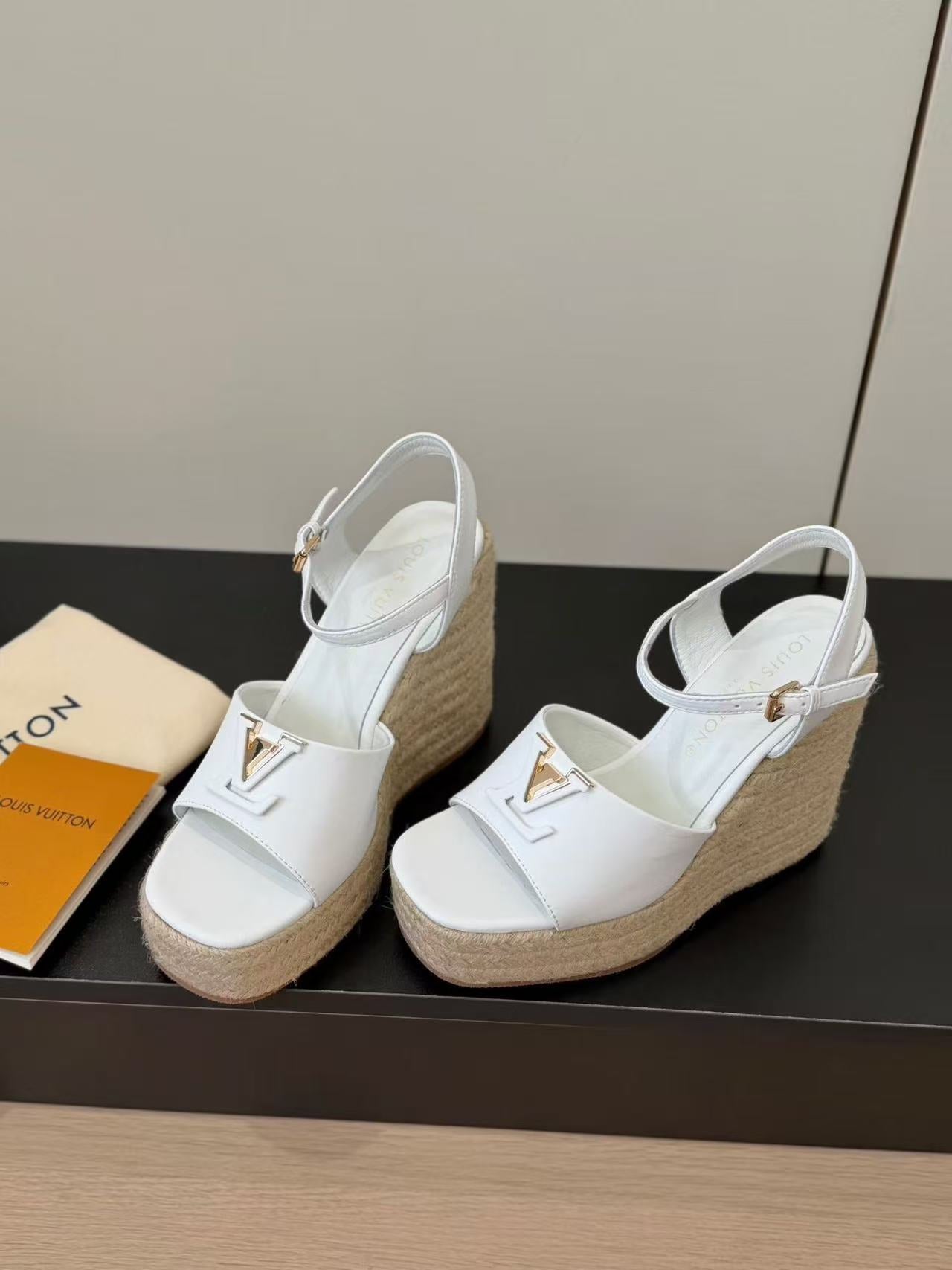 LOVESTAHL Mare V‑Buckle Raffia Wedge‑Heel Sandals