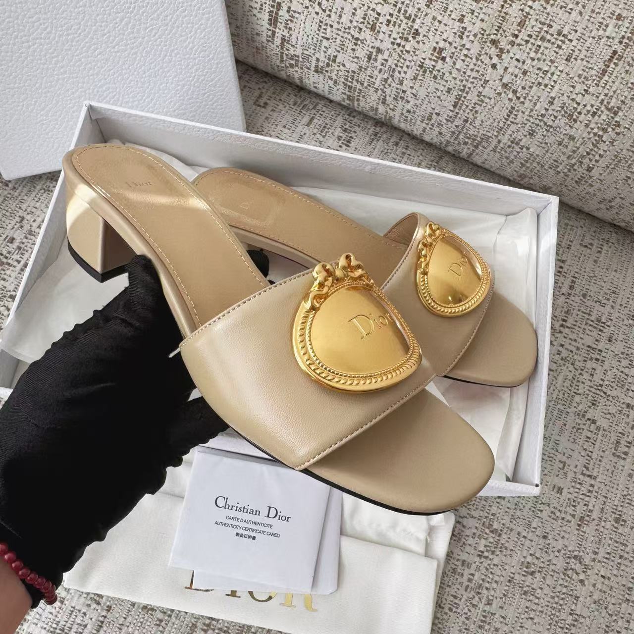 LOVESTAHL Women Block‑Heel Slide Sandals, Genuine Cow‑Leather Open‑Toe Mules, Vintage Metal‑Plate Decor Summer Slip‑On Slippers