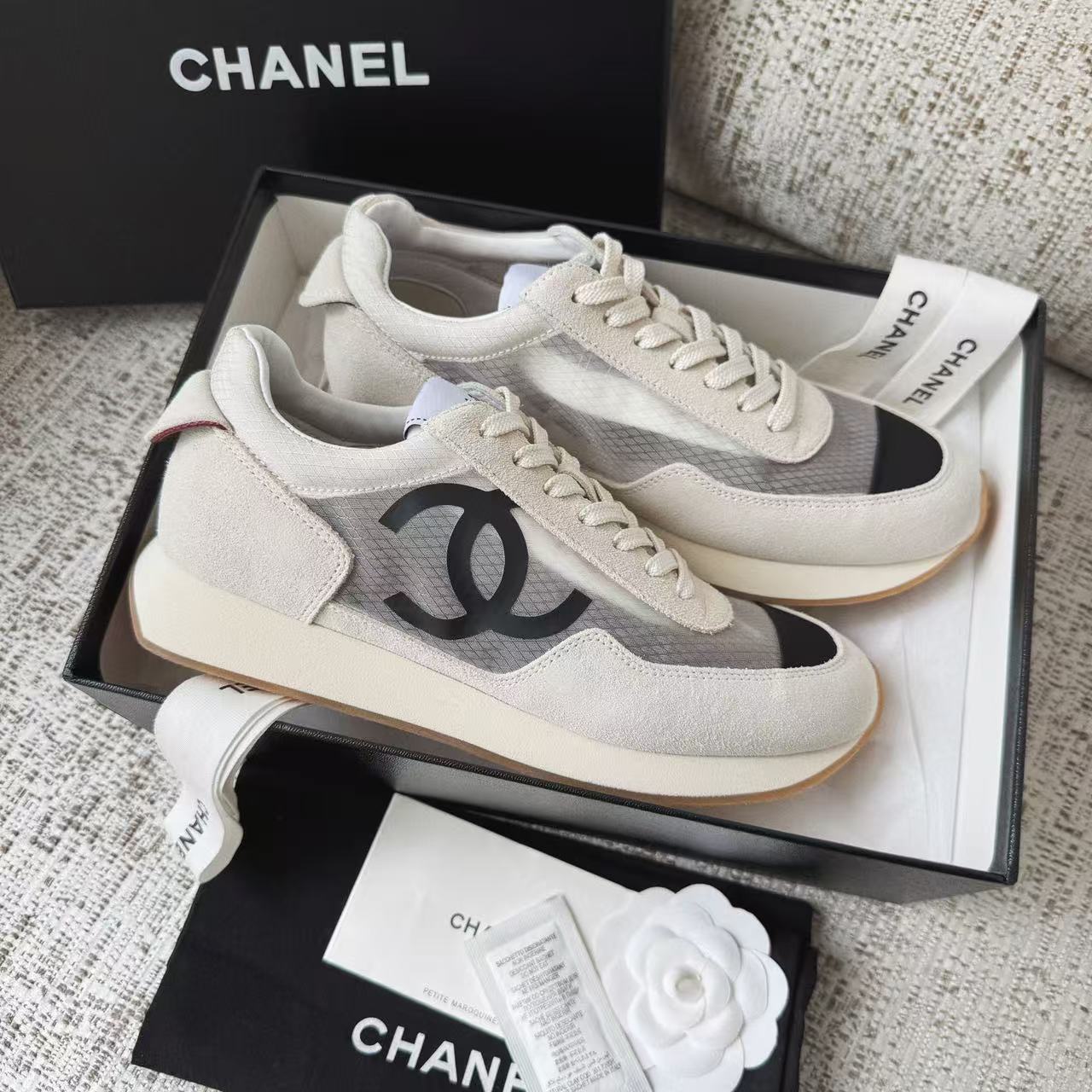 LOVESTAHL Women Mesh‑Panel Retro Trainer Sneakers, Suede & Breathable Mesh Lace‑Up Casual Shoes, Gum Rubber Platform Walking Footwear